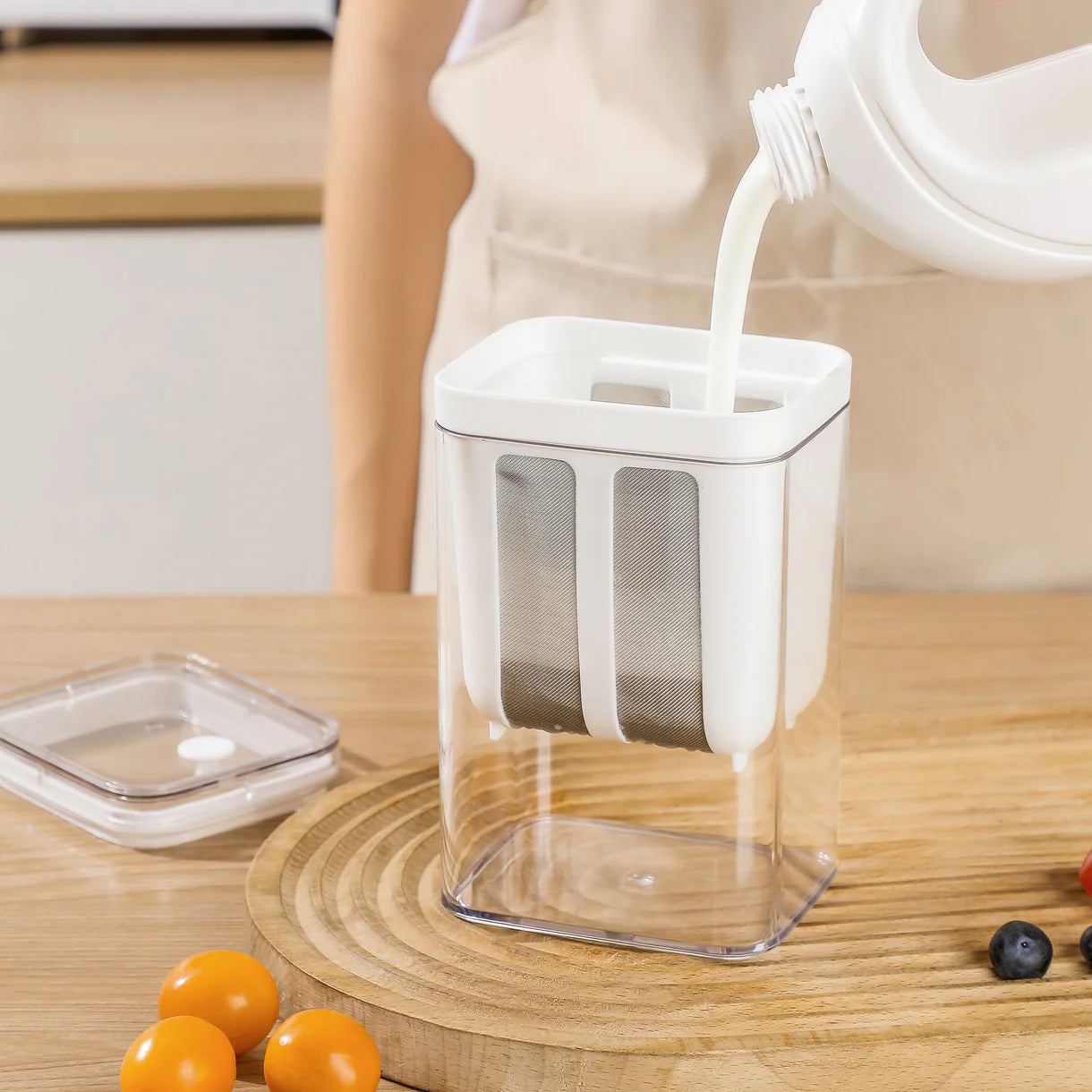 Hung Curd Maker